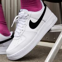 Кроссовки мужские NIKE AIR FORCE 1 '07 белый CT2302-100