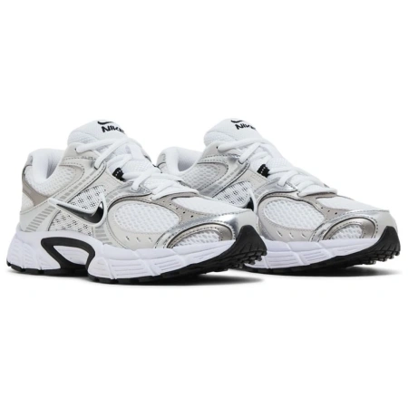 Кроссовки мужские NIKE V5 RNR белый HJ5228-104