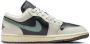 Кроссовки NIKE AIR JORDAN 1 LOW белый/черный DC0774-001