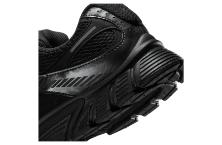 Кроссовки мужские NIKE V5 RNR черный HJ5228-001