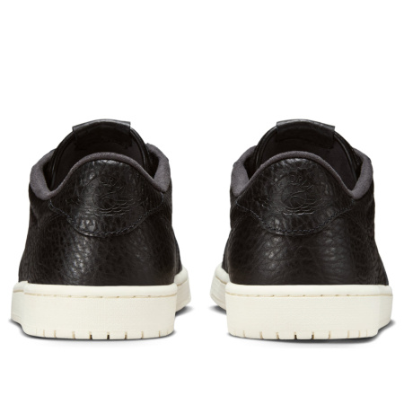 Кроссовки мужские NIKE AIR JORDAN 1 RETRO LOW NS черный 848775-005