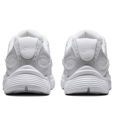 Кроссовки женские NIKE V5 RNR белый HQ7901-101