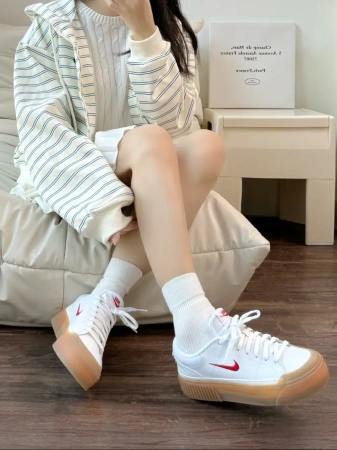 Кроссовки женские Nike Court Legacy Lift белый FV5526-103