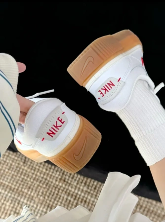 Кроссовки женские Nike Court Legacy Lift белый FV5526-103