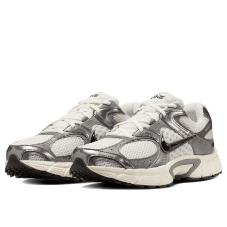 Кроссовки мужские NIKE V5 RNR белый/серый HJ5228-009