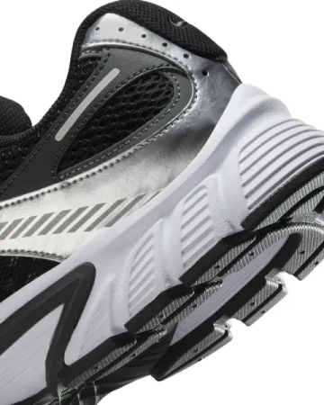 Кроссовки мужские NIKE V5 RNR черный/серый HJ5228-004