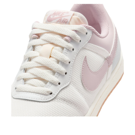 Кроссовки женские NIKE WMNS AIR JORDAN SKYLINE LOW белый IQ0704-100