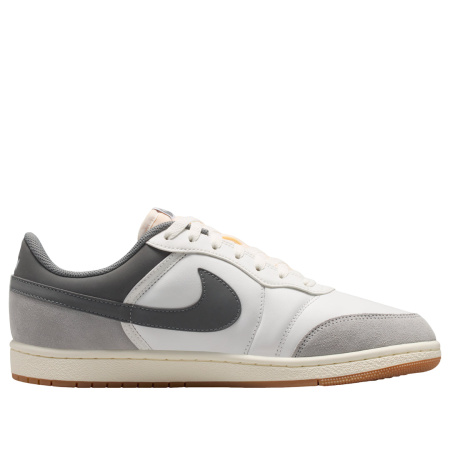 Кроссовки мужские NIKE AIR JORDAN SKYLINE LOW LE белый IQ6425-100