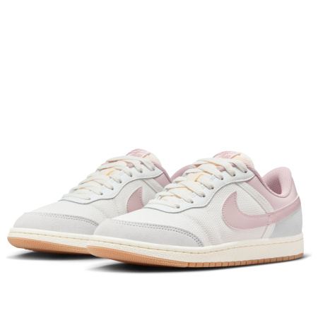 Кроссовки женские NIKE WMNS AIR JORDAN SKYLINE LOW белый IQ0704-100