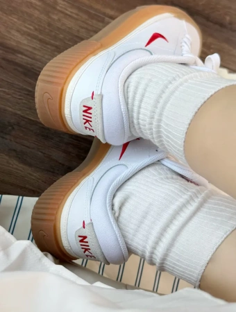 Кроссовки женские Nike Court Legacy Lift белый FV5526-103